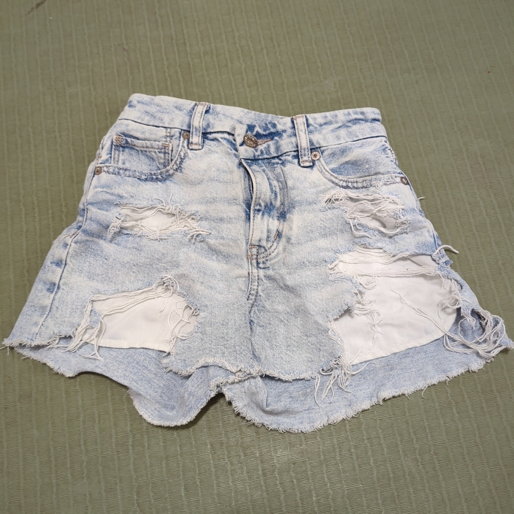 American Eagle Outfitters Light Blue Distressed Jean Shorts